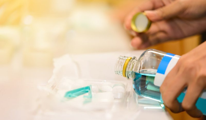 Comparison of hydrogen peroxide mouthwash with other commercial rinses